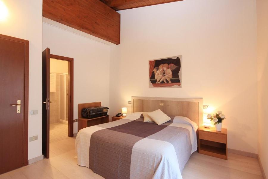Hotel Colomber Gardone Riviera Eksteriør bilde