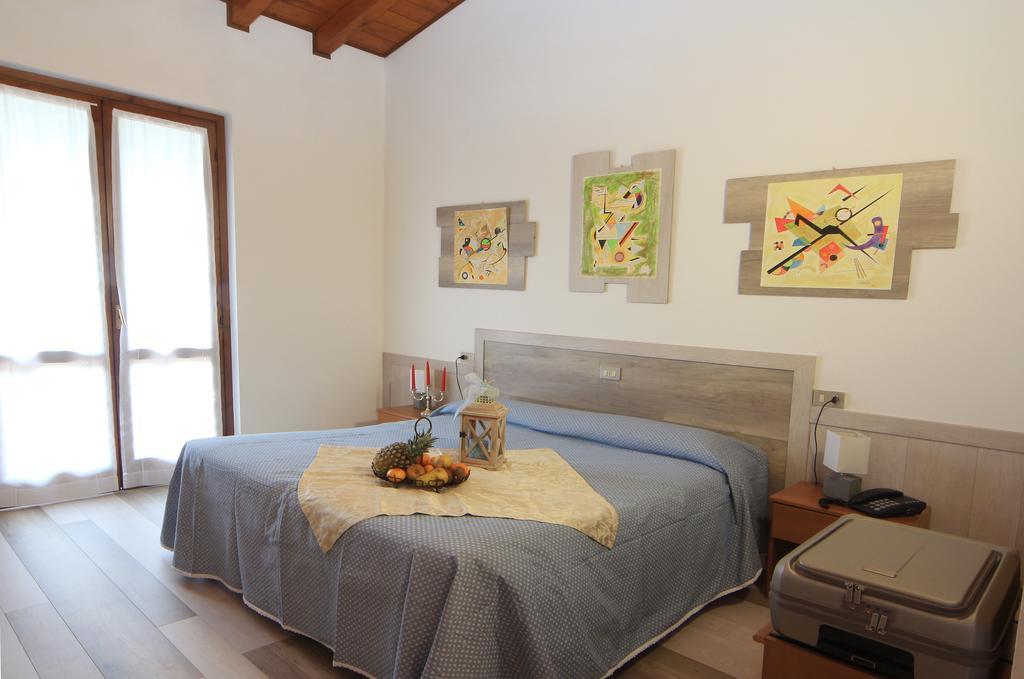 Hotel Colomber Gardone Riviera Eksteriør bilde