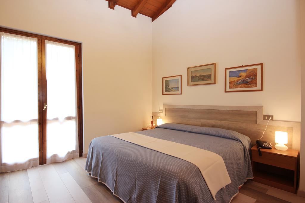 Hotel Colomber Gardone Riviera Eksteriør bilde