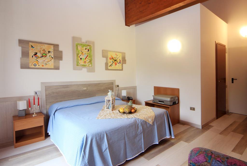 Hotel Colomber Gardone Riviera Eksteriør bilde