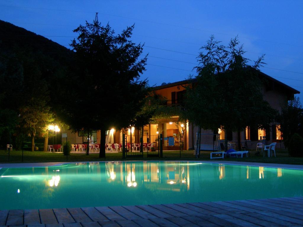 Hotel Colomber Gardone Riviera Eksteriør bilde