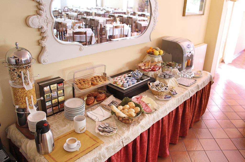 Hotel Colomber Gardone Riviera Eksteriør bilde