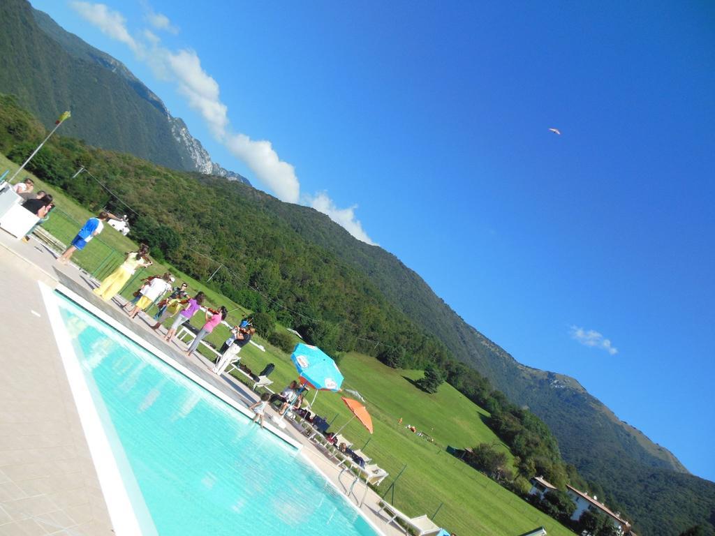 Hotel Colomber Gardone Riviera Eksteriør bilde